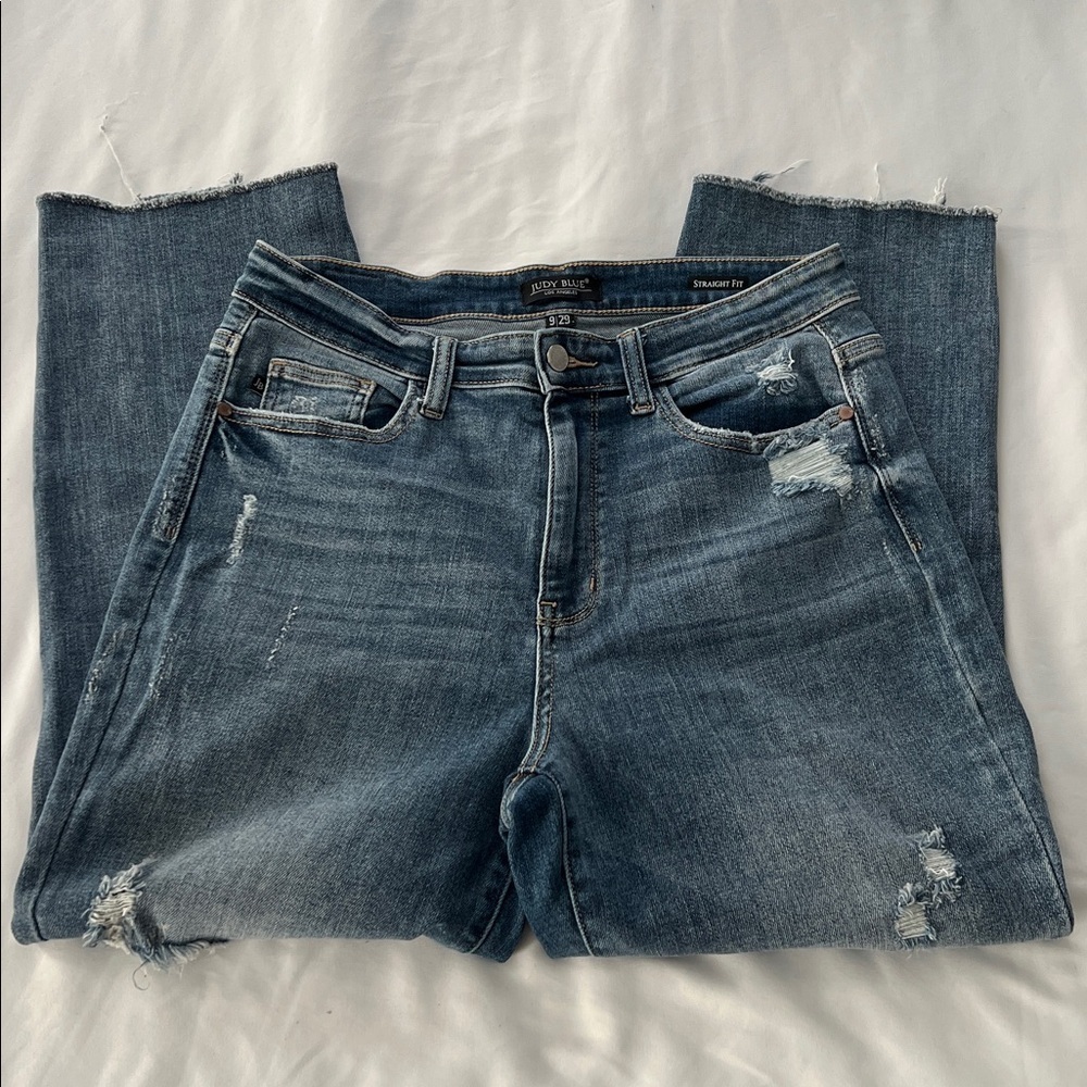 Judy Blue Distressed Straight Fit Cropped Jeans